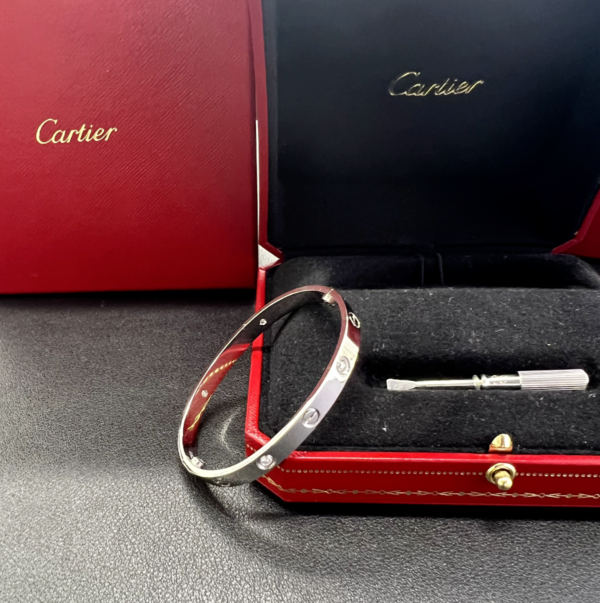 How Much Does a Gold Bracelet Weigh Gold Bracelets Weight